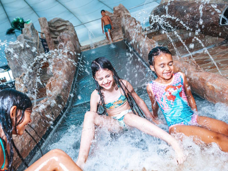 Divertimento al parco acquatico Splash & Spa Tamaro