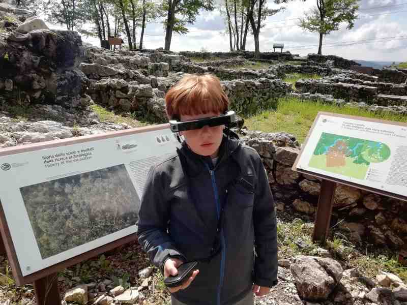 In viaggio nel tempo al Parco Archeologico di Tremona